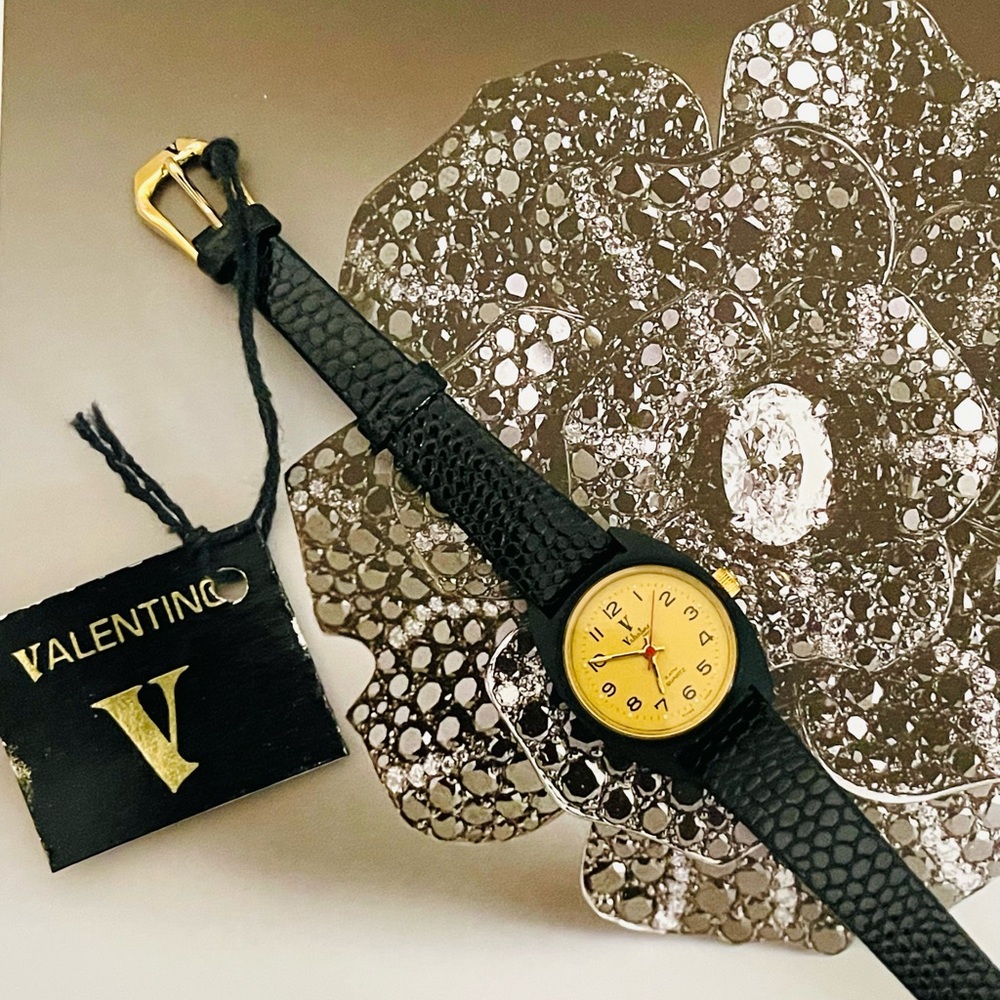 Vintage 1980’s VALENTINO Elegant Women's Watch leather